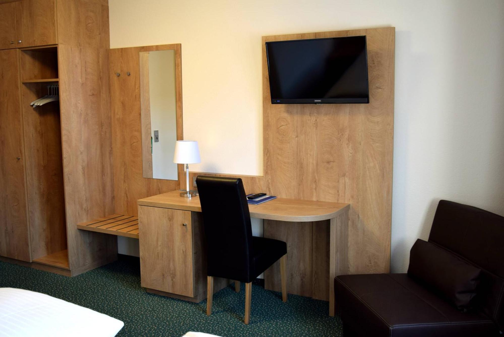 Hotel Gasthof Zum Loewen Velburg Chambre photo