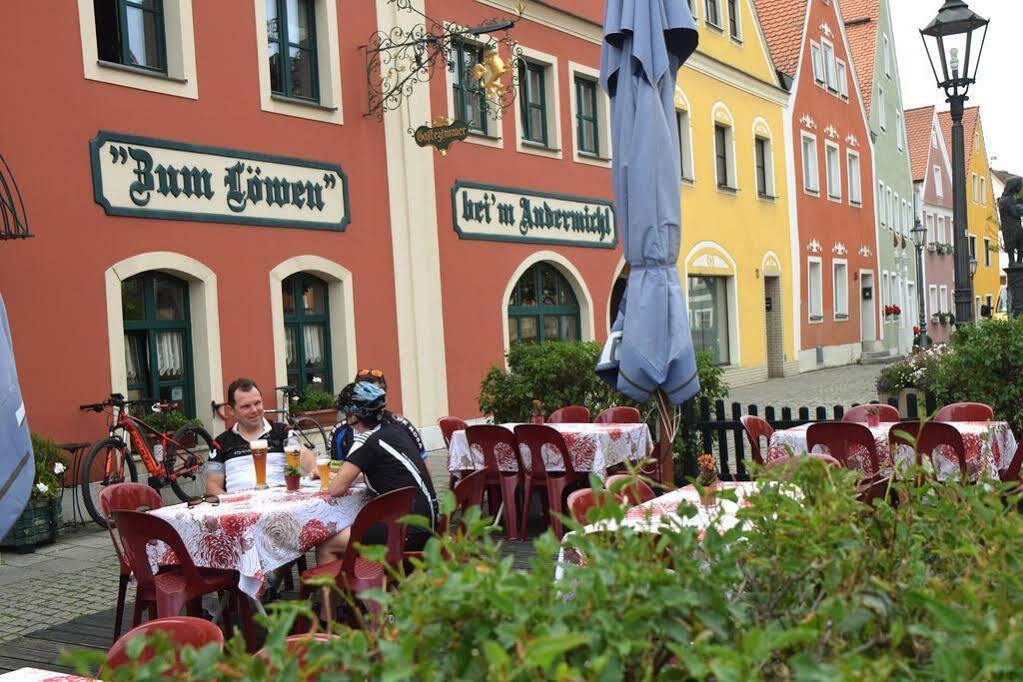 Hotel Gasthof Zum Loewen Velburg Extérieur photo