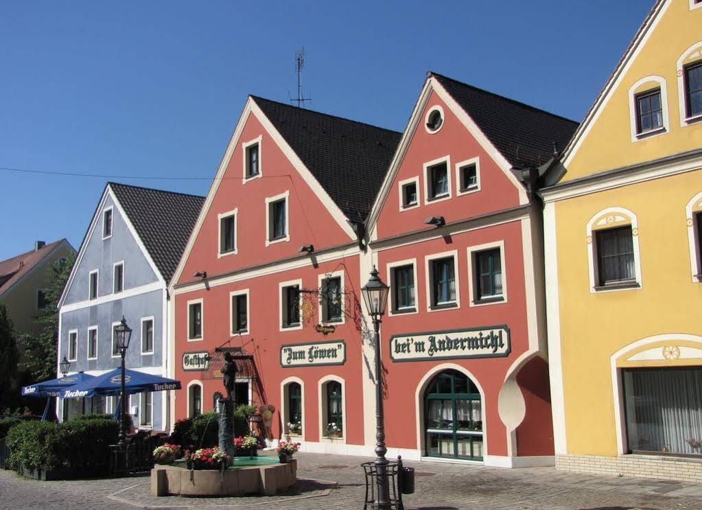 Hotel Gasthof Zum Loewen Velburg Extérieur photo